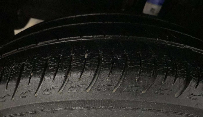 2019 Maruti Baleno DELTA PETROL 1.2, Petrol, Manual, 35,688 km, Left Front Tyre Tread
