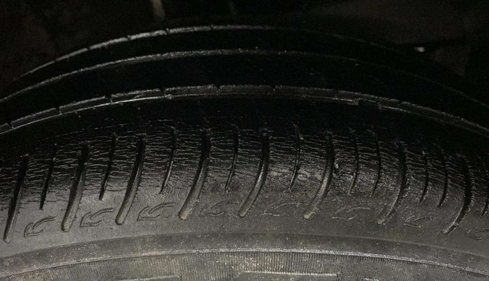 2019 Maruti Baleno DELTA PETROL 1.2, Petrol, Manual, 35,688 km, Right Front Tyre Tread