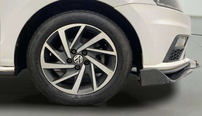 2020 Volkswagen Polo COMFORTLINE PLUS 1.0L MPI, Petrol, Manual, 75,886 km, Right Front Wheel