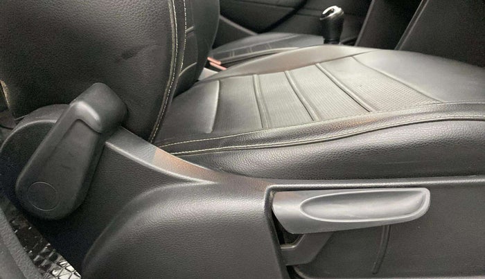 2020 Volkswagen Polo COMFORTLINE PLUS 1.0L MPI, Petrol, Manual, 75,886 km, Driver Side Adjustment Panel
