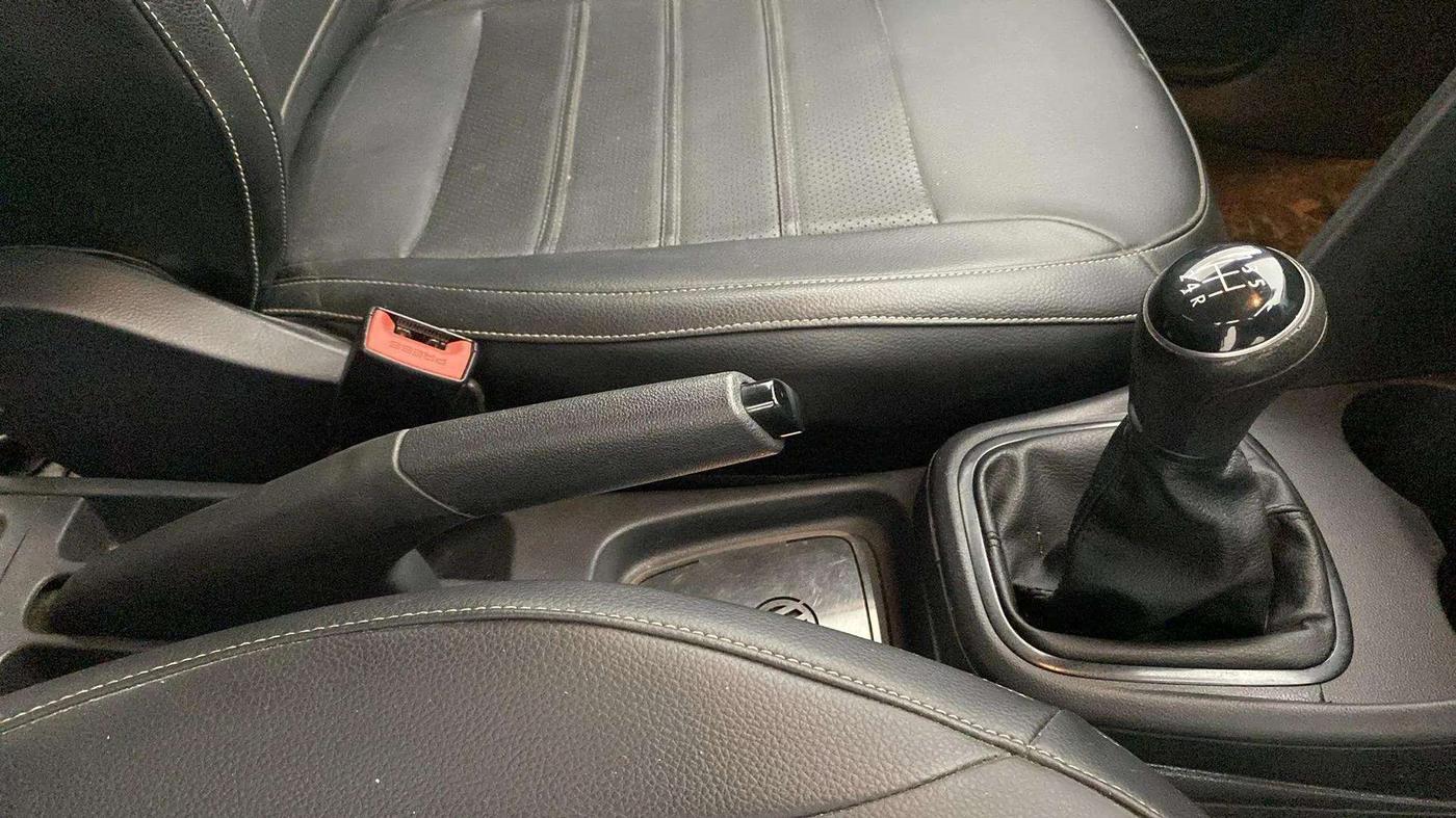 2020 Volkswagen Polo COMFORTLINE PLUS 1.0L MPI, Petrol, Manual, 75,886 km, Gear Lever