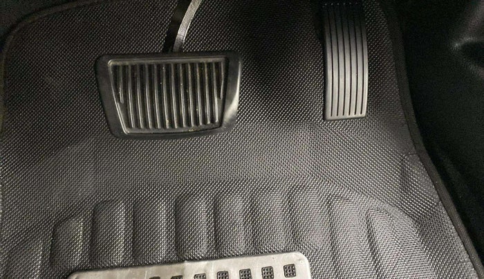 2022 Hyundai NEW SANTRO SPORTZ AMT, Petrol, Automatic, 16,989 km, Left Rear Tyre Tread