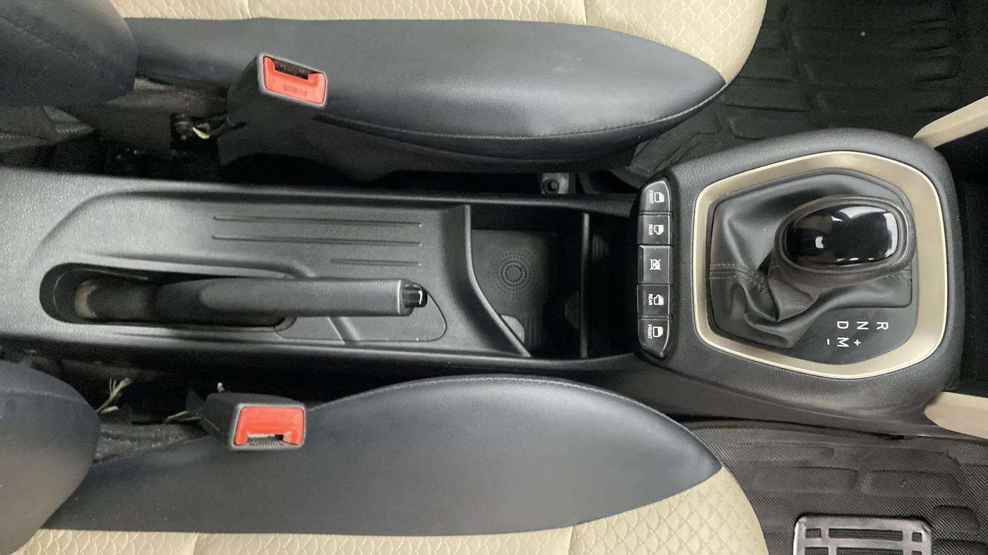 2022 Hyundai NEW SANTRO SPORTZ AMT, Petrol, Automatic, 17,048 km, Gear Lever