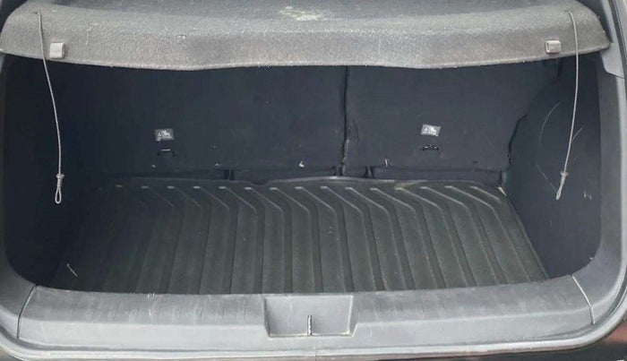 2021 Nissan MAGNITE XV MT, Petrol, Manual, 56,046 km, Boot Inside