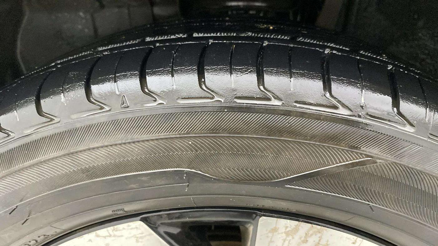2020 Nissan MAGNITE XV TURBO, Petrol, Manual, 46,686 km, Left Front Tyre Tread