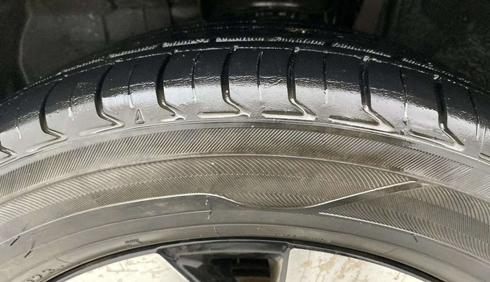 2020 Nissan MAGNITE XV TURBO, Petrol, Manual, 46,686 km, Left Front Tyre Tread