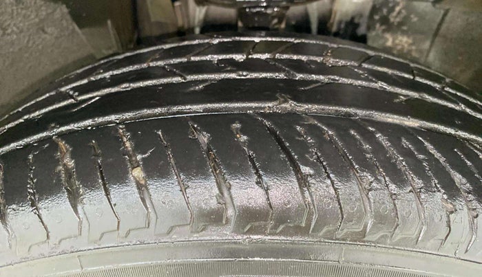 2022 Nissan MAGNITE XE, Petrol, Manual, 35,266 km, Right Front Tyre Tread