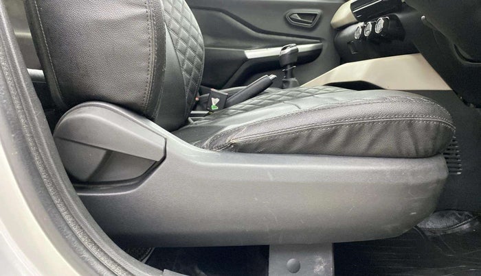 2022 Nissan MAGNITE XE, Petrol, Manual, 35,266 km, Driver Side Adjustment Panel