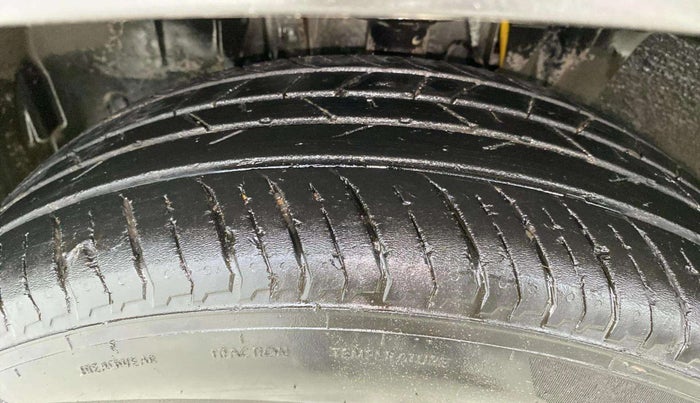 2022 Nissan MAGNITE XE, Petrol, Manual, 35,266 km, Left Front Tyre Tread