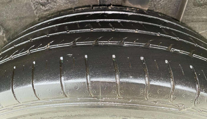 2022 Nissan MAGNITE XE, Petrol, Manual, 35,266 km, Left Rear Tyre Tread