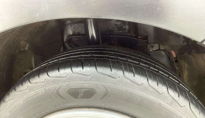 2021 Tata NEXON XM SUNROOF PETROL, Petrol, Manual, 79,002 km, Right Front Tyre Tread