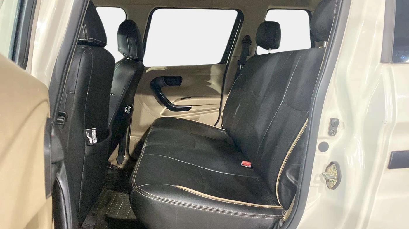 2023 Mahindra BOLERO NEO N 8, Diesel, Manual, 24,181 km, Right Side Rear Door Cabin
