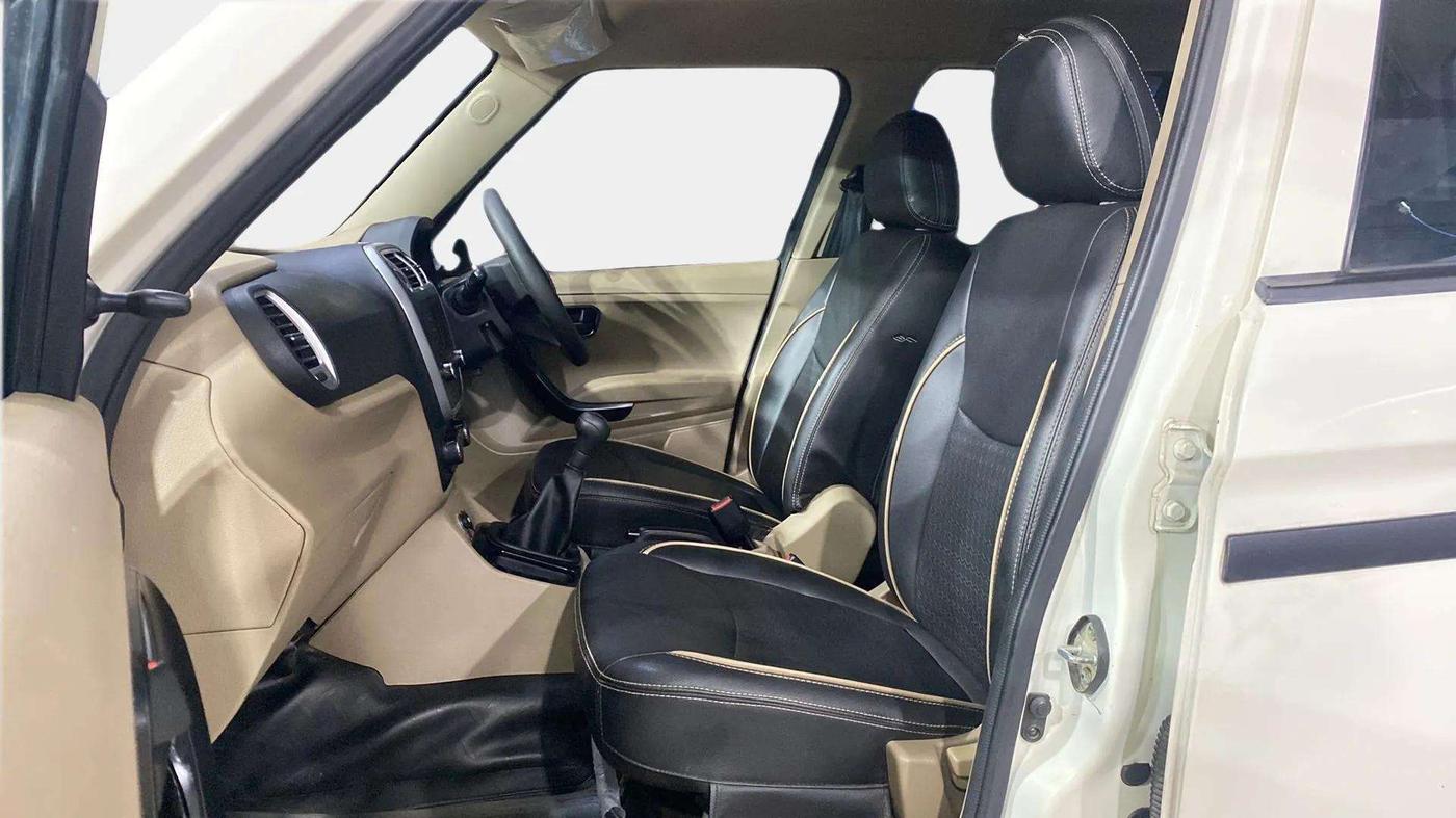 2023 Mahindra BOLERO NEO N 8, Diesel, Manual, 24,181 km, Right Side Front Door Cabin