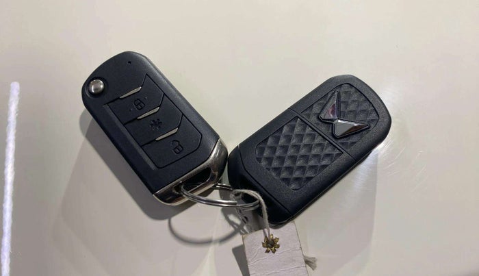2023 Mahindra BOLERO NEO N 8, Diesel, Manual, 24,138 km, Key Close Up