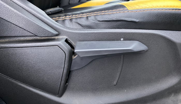 2017 Ford Ecosport 1.5TITANIUM TDCI, Diesel, Manual, 46,534 km, Driver Side Adjustment Panel