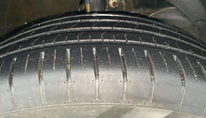 2022 Maruti Baleno DELTA PETROL 1.2, Petrol, Manual, 21,055 km, Right Front Tyre Tread
