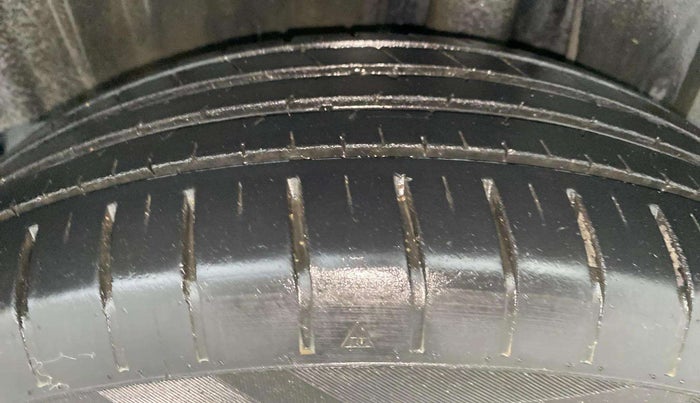 2022 Maruti Baleno DELTA PETROL 1.2, Petrol, Manual, 21,055 km, Left Rear Tyre Tread