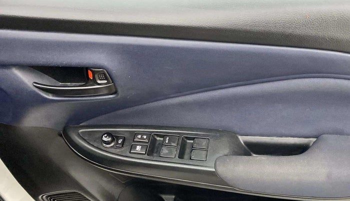 2022 Maruti Baleno DELTA PETROL 1.2, Petrol, Manual, 21,055 km, Driver Side Door Panels Control