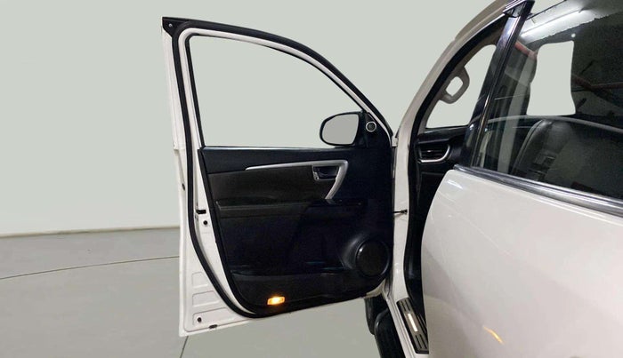 2018 Toyota Fortuner 2.8 4X4 AT, Diesel, Automatic, 1,29,798 km, LHS Front Door
