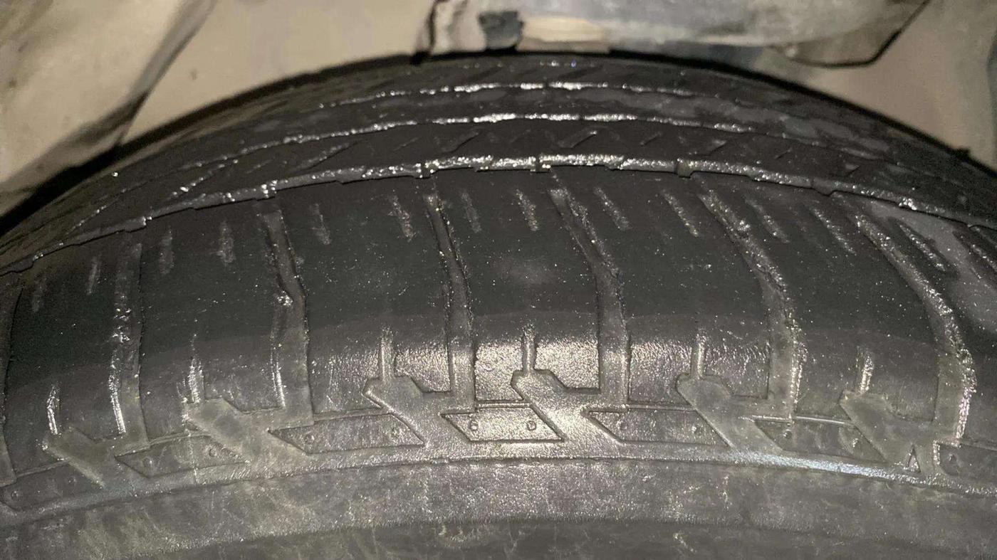 2018 Toyota Fortuner 2.8 4X4 AT, Diesel, Automatic, 1,30,222 km, Right Front Tyre Tread