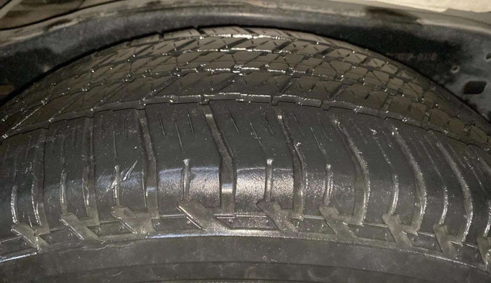 2018 Toyota Fortuner 2.8 4X4 AT, Diesel, Automatic, 1,29,798 km, Right Rear Tyre Tread