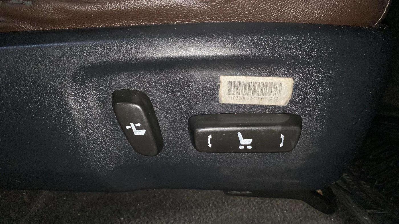 2018 Toyota Fortuner 2.8 4X4 AT, Diesel, Automatic, 1,30,222 km, Driver Side Adjustment Panel