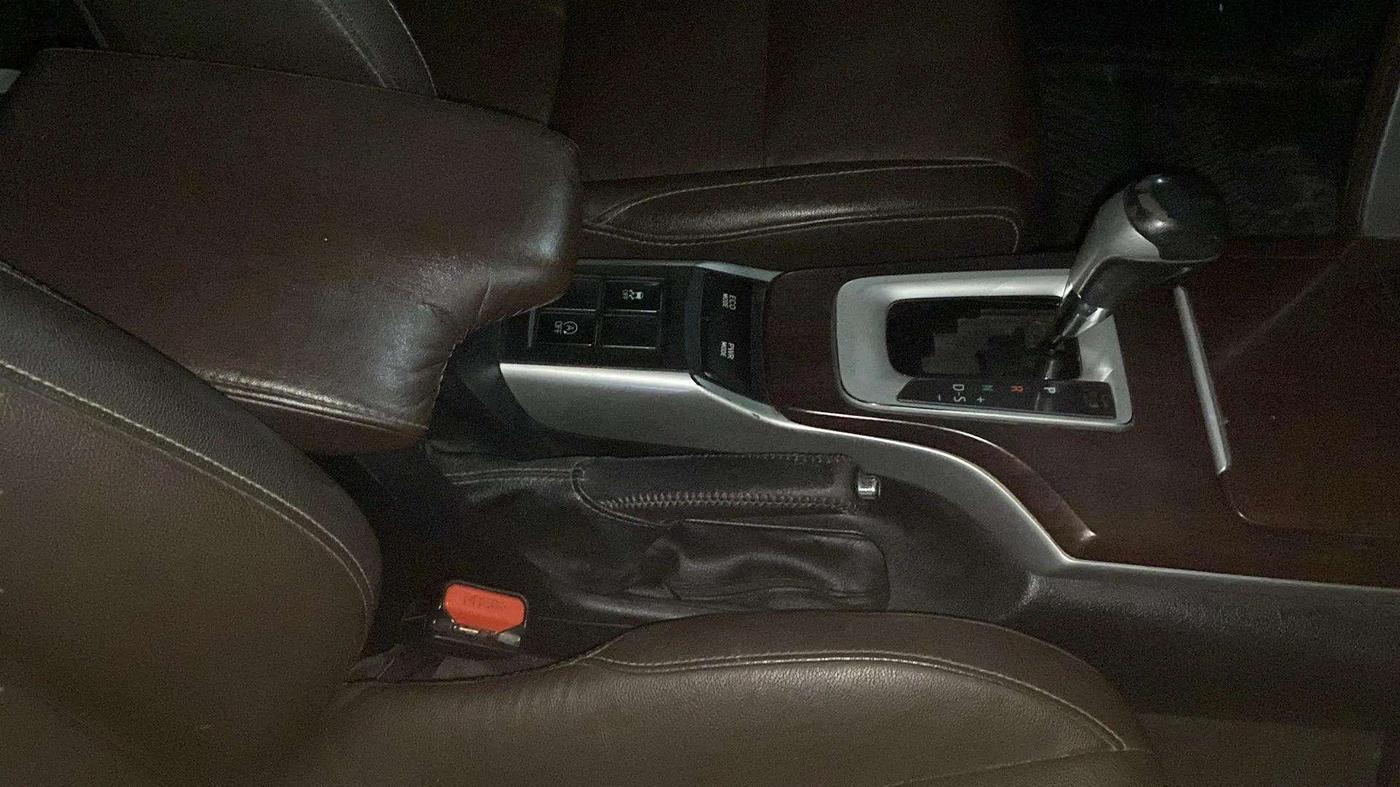 2018 Toyota Fortuner 2.8 4X4 AT, Diesel, Automatic, 1,30,222 km, Gear Lever
