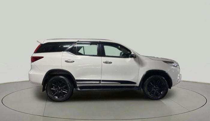 2018 Toyota Fortuner 2.8 4X4 AT, Diesel, Automatic, 1,29,798 km, Right Side View