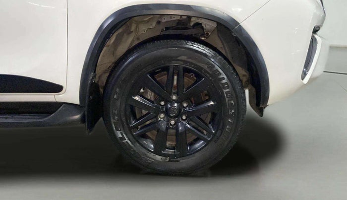 2018 Toyota Fortuner 2.8 4X4 AT, Diesel, Automatic, 1,29,798 km, Right Front Wheel