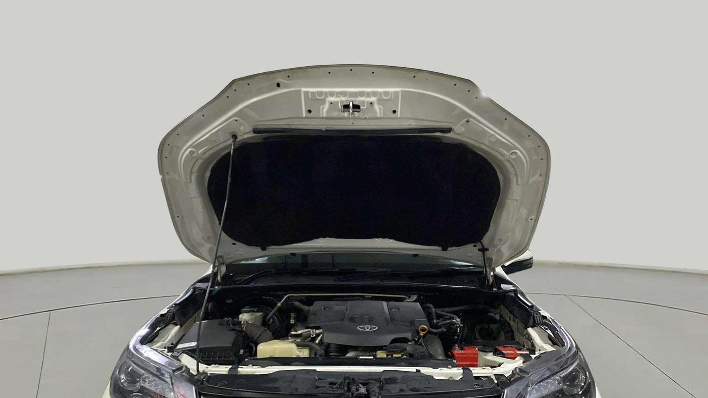 2018 Toyota Fortuner 2.8 4X4 AT, Diesel, Automatic, 1,30,222 km, Open Bonet