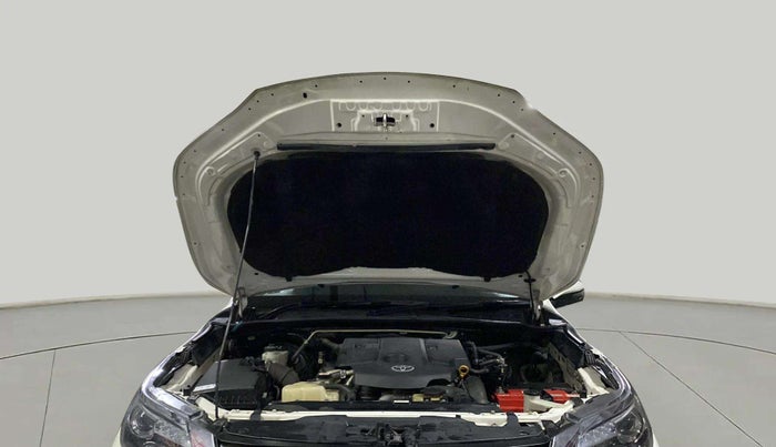 2018 Toyota Fortuner 2.8 4X4 AT, Diesel, Automatic, 1,29,798 km, Open Bonet