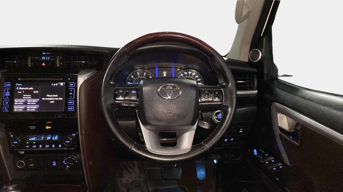 2018 Toyota Fortuner 2.8 4X4 AT, Diesel, Automatic, 1,30,222 km, Steering Wheel Close Up