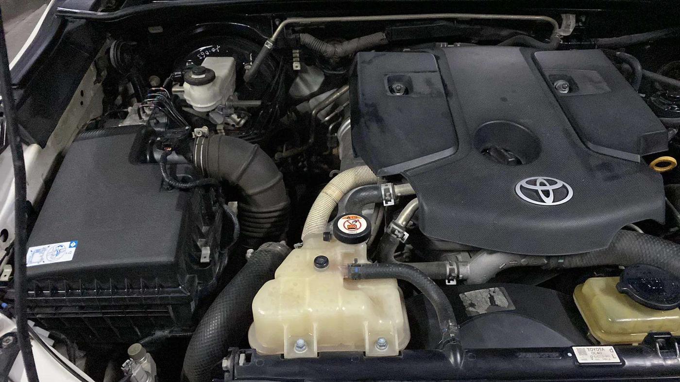 2018 Toyota Fortuner 2.8 4X4 AT, Diesel, Automatic, 1,30,222 km, Engine View - Right