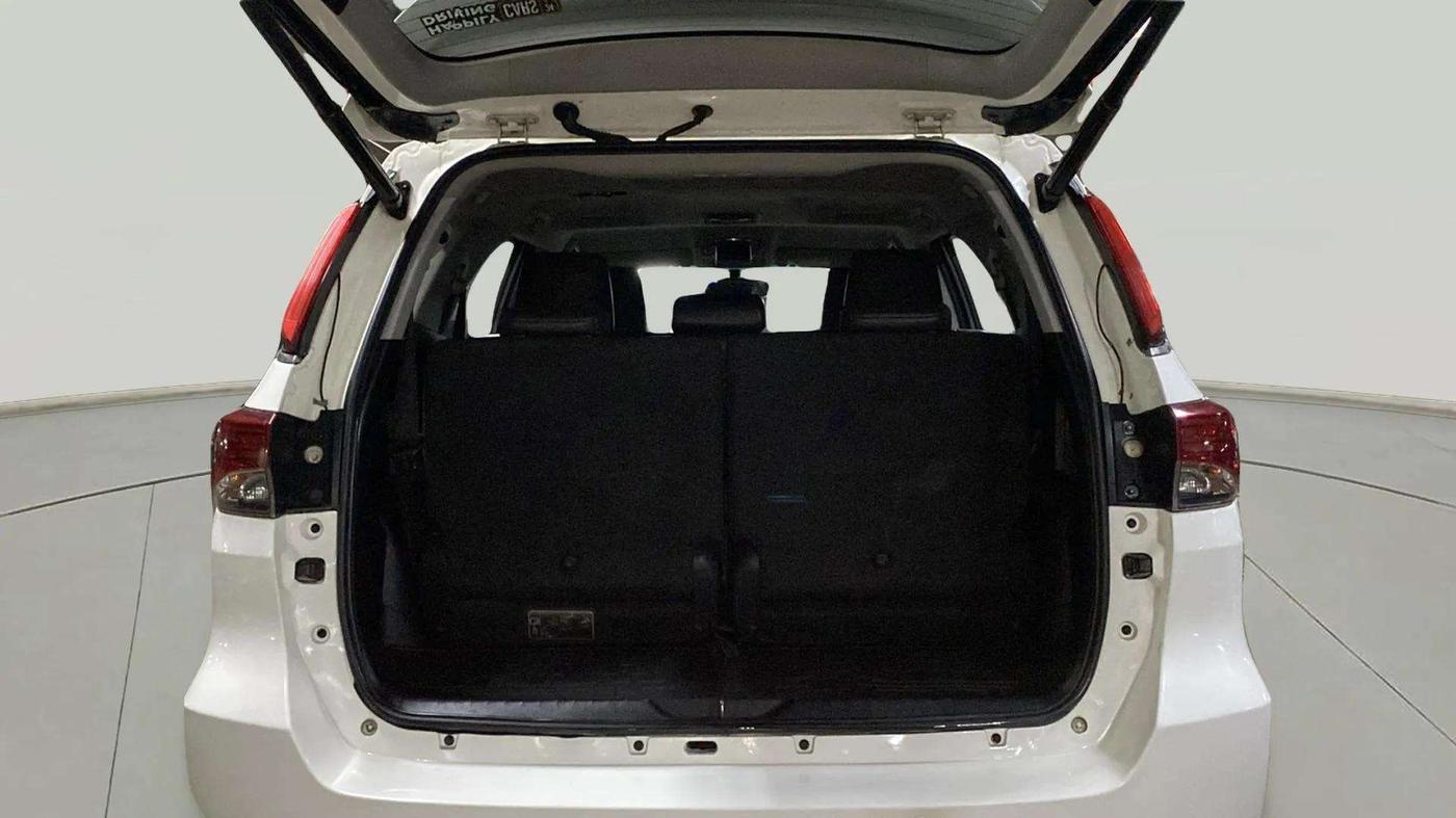 2018 Toyota Fortuner 2.8 4X4 AT, Diesel, Automatic, 1,30,222 km, Boot Inside