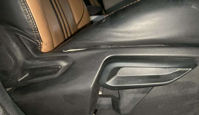 2020 Tata NEXON XZ PLUS PETROL, Petrol, Manual, 44,987 km, Driver Side Adjustment Panel