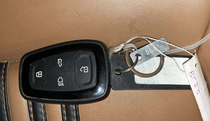 2020 Tata NEXON XZ PLUS PETROL, Petrol, Manual, 44,987 km, Key Close Up
