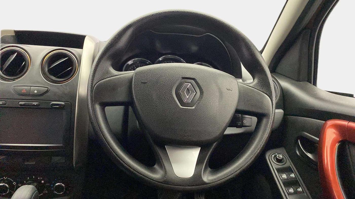 2017 Renault Duster RXS CVT, Petrol, Automatic, 87,109 km, Steering Wheel Close Up