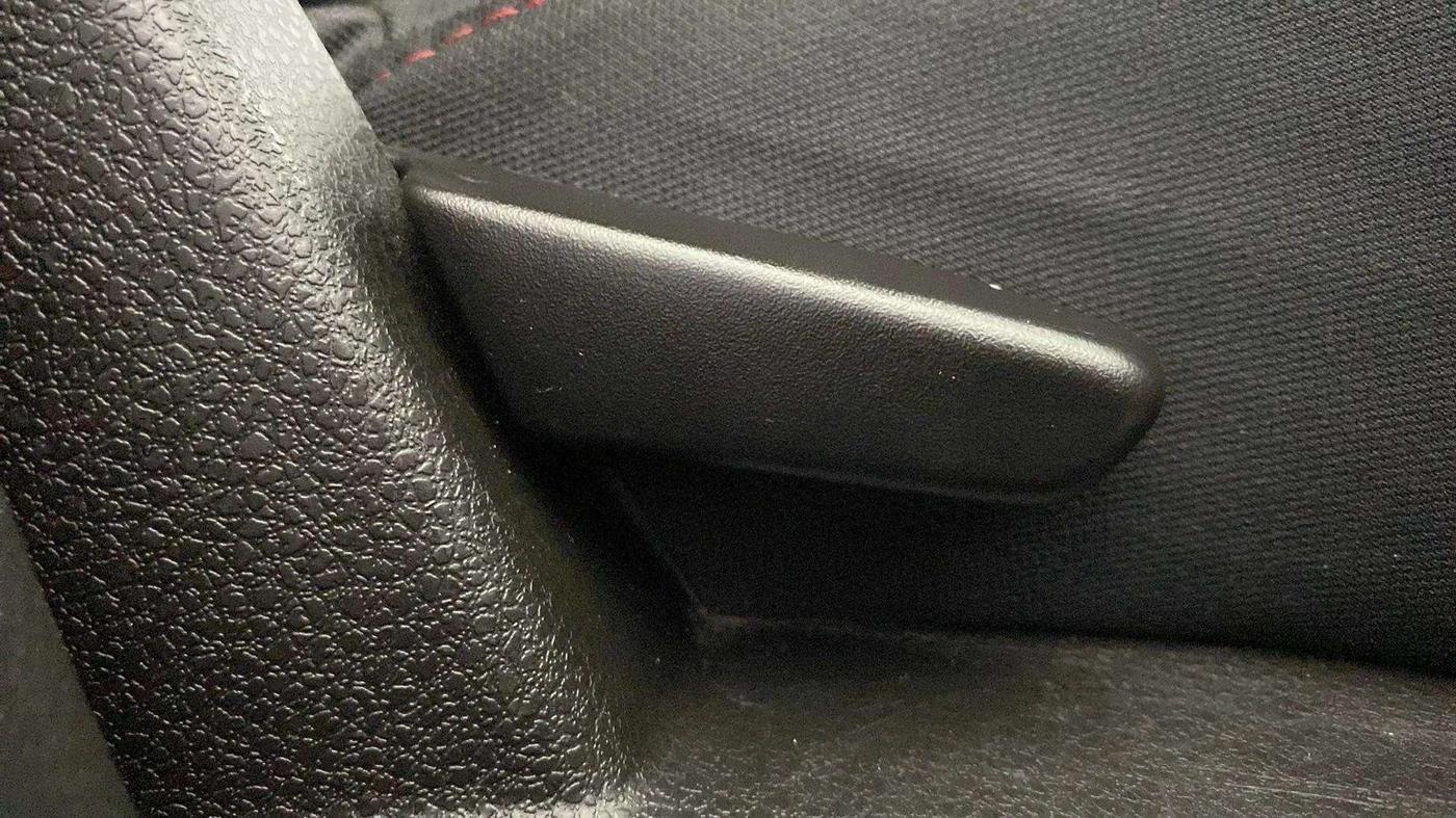 2017 Renault Duster RXS CVT, Petrol, Automatic, 87,109 km, Driver Side Adjustment Panel