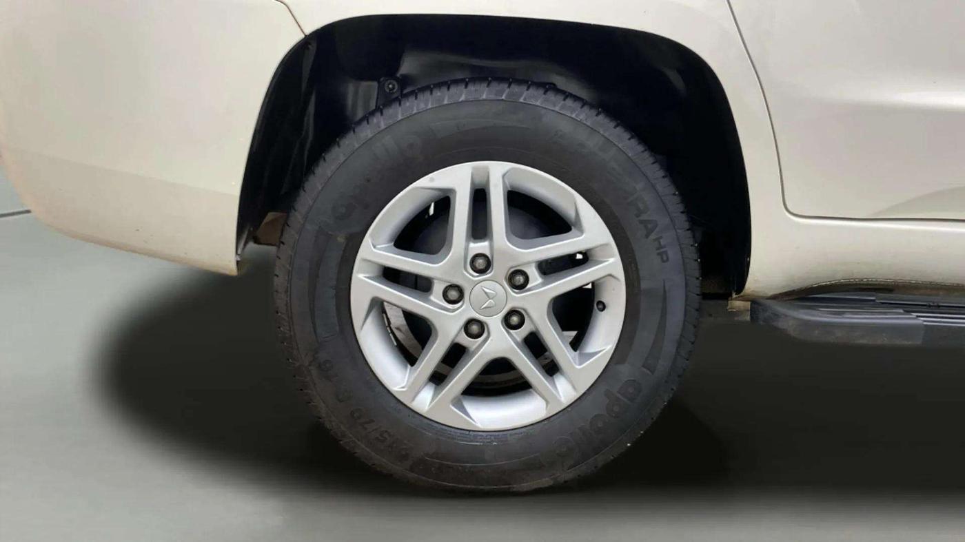 2024 Mahindra Bolero Neo Plus P10, Diesel, Manual, 27,333 km, Right Rear Wheel