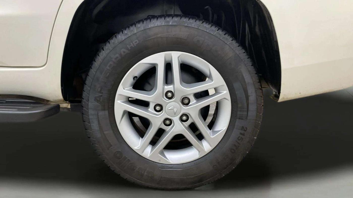 2024 Mahindra Bolero Neo Plus P10, Diesel, Manual, 27,333 km, Left Rear Wheel