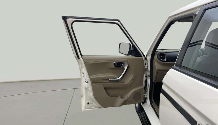 2024 Mahindra Bolero Neo Plus P10, Diesel, Manual, 27,262 km, LHS Front Door