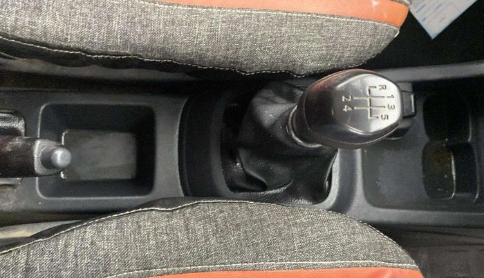 2016 Renault Kwid RXT 0.8, Petrol, Manual, 57,301 km, Gear Lever