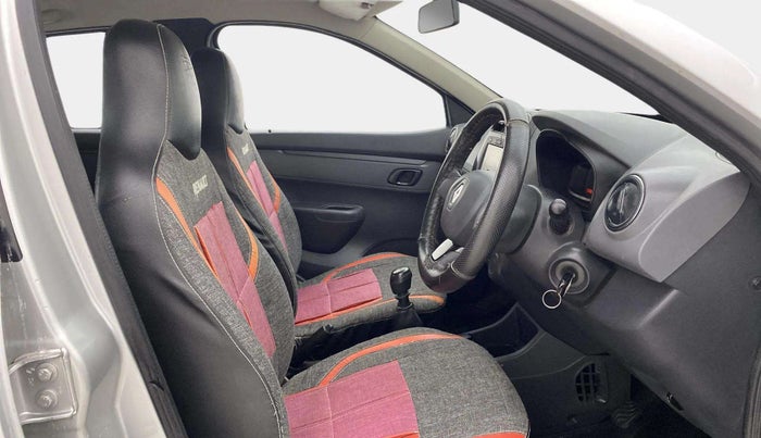 2016 Renault Kwid RXT 0.8, Petrol, Manual, 57,301 km, Right Side Front Door Cabin
