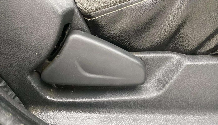 2016 Renault Kwid RXT 0.8, Petrol, Manual, 57,301 km, Driver Side Adjustment Panel