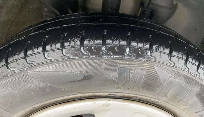 2016 Renault Kwid RXT 0.8, Petrol, Manual, 57,301 km, Right Front Tyre Tread