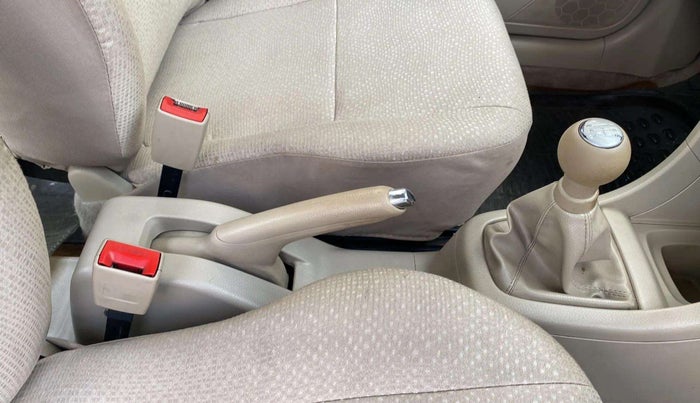 2014 Maruti Swift Dzire VXI, Petrol, Manual, 99,783 km, Gear Lever