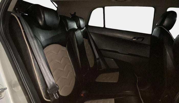 2015 Hyundai Creta SX PLUS 1.6 PETROL, Petrol, Manual, 65,918 km, Right Side Rear Door Cabin