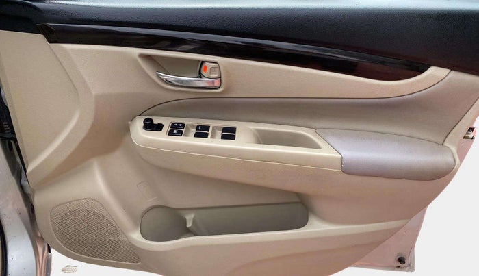 2017 Maruti Ciaz ALPHA 1.4 PETROL, Petrol, Manual, 56,513 km, Driver Side Door Panels Control
