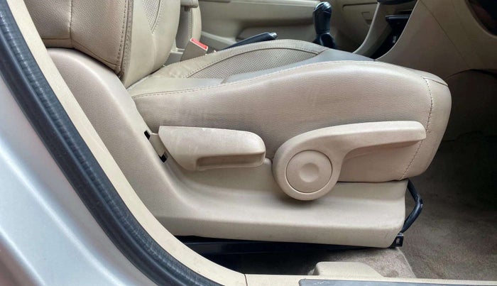 2017 Maruti Ciaz ALPHA 1.4 PETROL, Petrol, Manual, 56,513 km, Driver Side Adjustment Panel