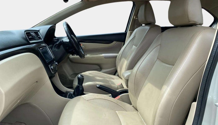 2017 Maruti Ciaz ALPHA 1.4 PETROL, Petrol, Manual, 56,513 km, Right Side Front Door Cabin